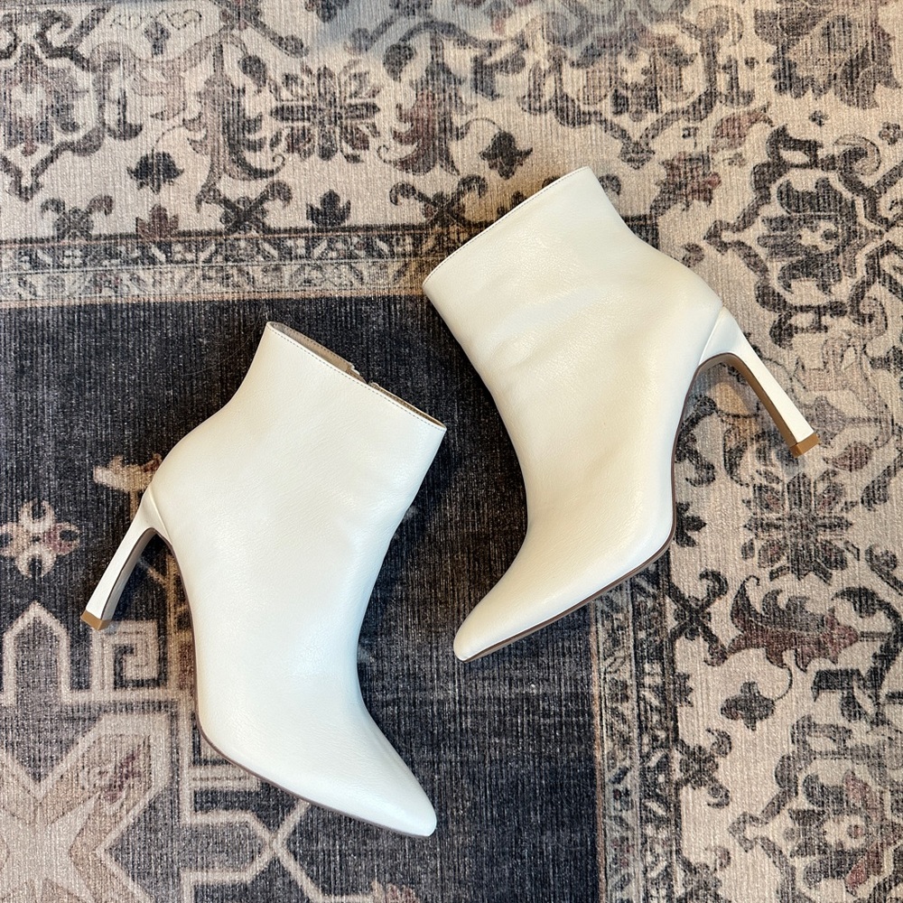 AS SEEN ON TIKTOK white boots